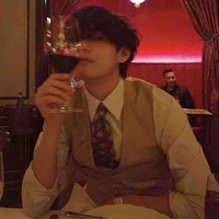 Taehyung - hắn