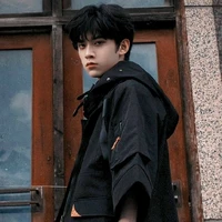 Trần Thiên Nhuận/ anh/