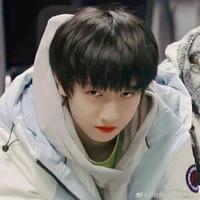 Đồng Vũ Khôn/ cậu/