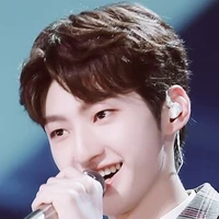 Lăng Việt ( Anh Họ Của Umika )