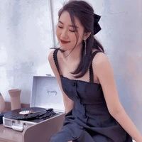 Lê Huỳnh Thúy Ngân(Chị 2 Tuấn)