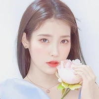 park jieun ( mẹ ruột  của cô)