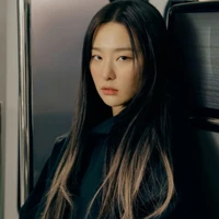 Lee Seulgi - chị hai Y