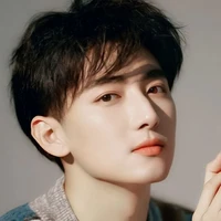 Bạch Tuấn Long-hắn