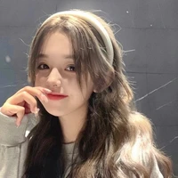 Giang Uyển Đình-cô lúc nhỏ