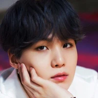 Min yoongi_ hắn