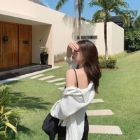 Lục Thiên Vân - em gái anh