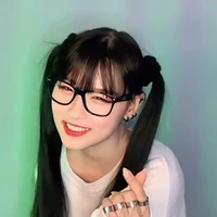 Alina Kan ( em gái Radion )