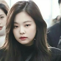 Kim Jennie ( Jen - Em )