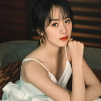 Hạ Nghiên / Sunny