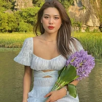 HỒNG NHUNG