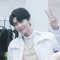 Hoàng tử Toof.P( anh cả)