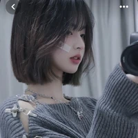 Laya Henry/tác giả