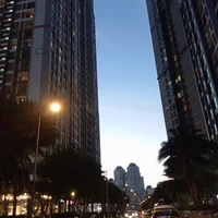 tác giả sống ẩn