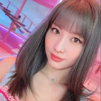 Hirai Momo,