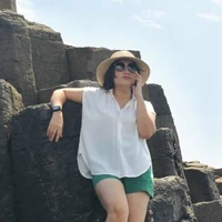 Giáo viên Julianna