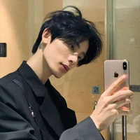 Lãnh Bạc Cận Ngôn