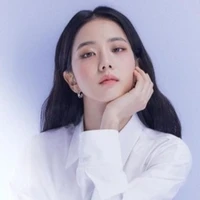 Kim Jisoo [ Soo ]