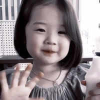 Hàn Hy Tuyết (cô lúc 4 tuổi)