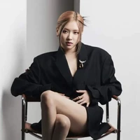 Park Chaeyoung - cô