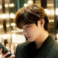Kim Tae-hyung (V)