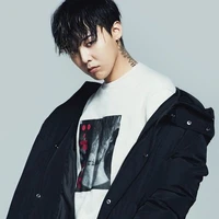 Lạp Chí Long[Kwon Ji yong]Ba cô