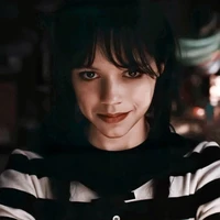 Wednesday - "Bot" đẩy