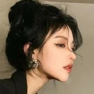 Du cẩm Nhiên -bn thân cô