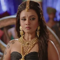 hoàng hậu Charumitra