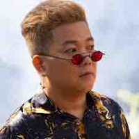 Hoang hí hửng 