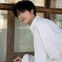 Lạc Vĩ Quân