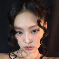 Jennie Kim - Chị Lisa