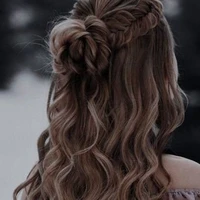 Lê Ngọc <mẹ anh>