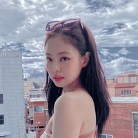 Kim Jennie - em