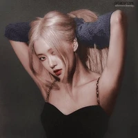 Park Chaeyoung ( Cô )