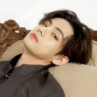 Kim Taehyung (anh trai Y)