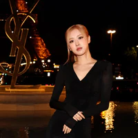 Rosé < cô >