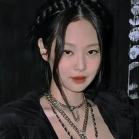 Kim Jennie(cô)