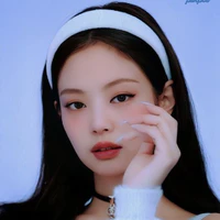 Kim Jennie - Em