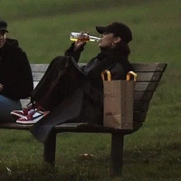 Người kể chuyện 2