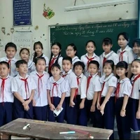 Cả lớp(trừ những ngừi còn lại)