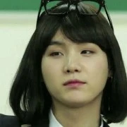 Yoonji có súng