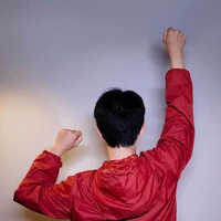 Tác giả có 6 chiếc chồng:))