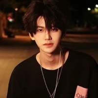 Gia Lâm •thân cận của Vương NQ•