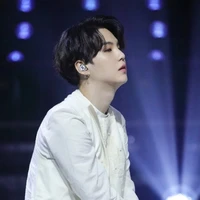Min yoongi ( anh)
