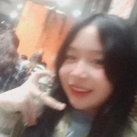 cô pé tác giả