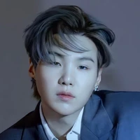 Min Yoongi(công9)