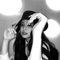 KIM JENNIE