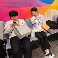 Nhỏ này simp T1 và SGP =)))