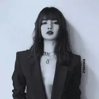 Lalisa Manoban( cô)